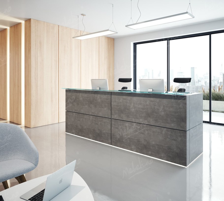 Ресепшн в маленьком офисе