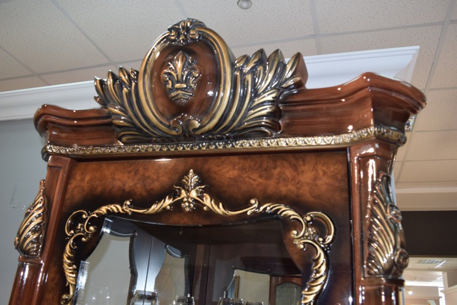 Витрина Марселла корень дуба глянец