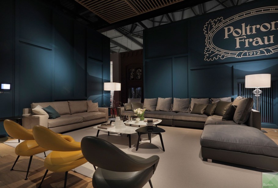 Дизайнерский интерьер мебельного магазина