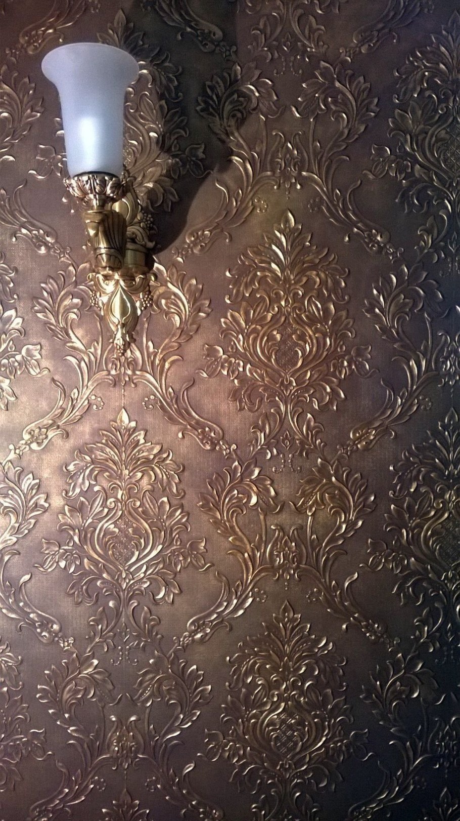 Обои линкруста в спальне