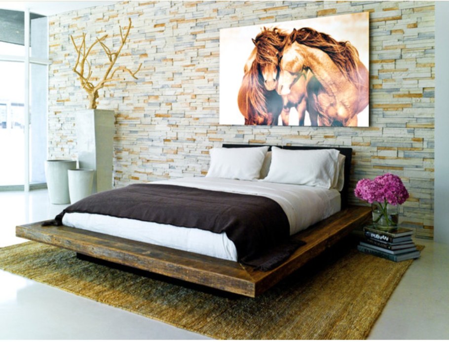 Камень в спальне