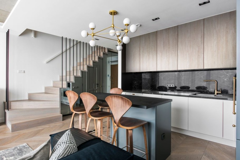 Двухэтажная квартира в классическом стиле