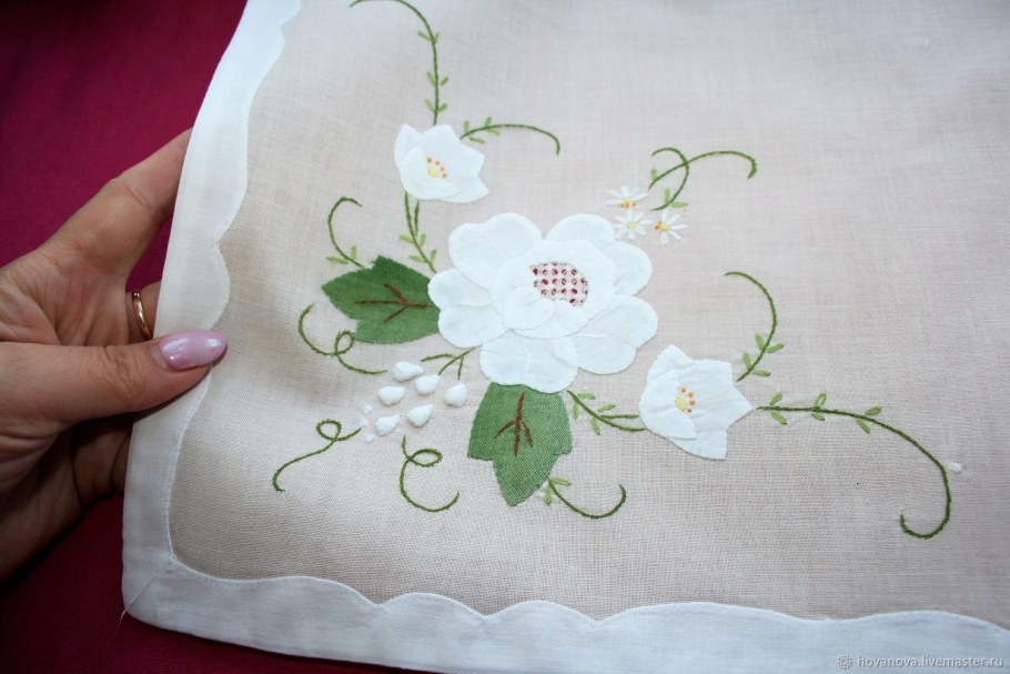 Салфетки Лилия белые