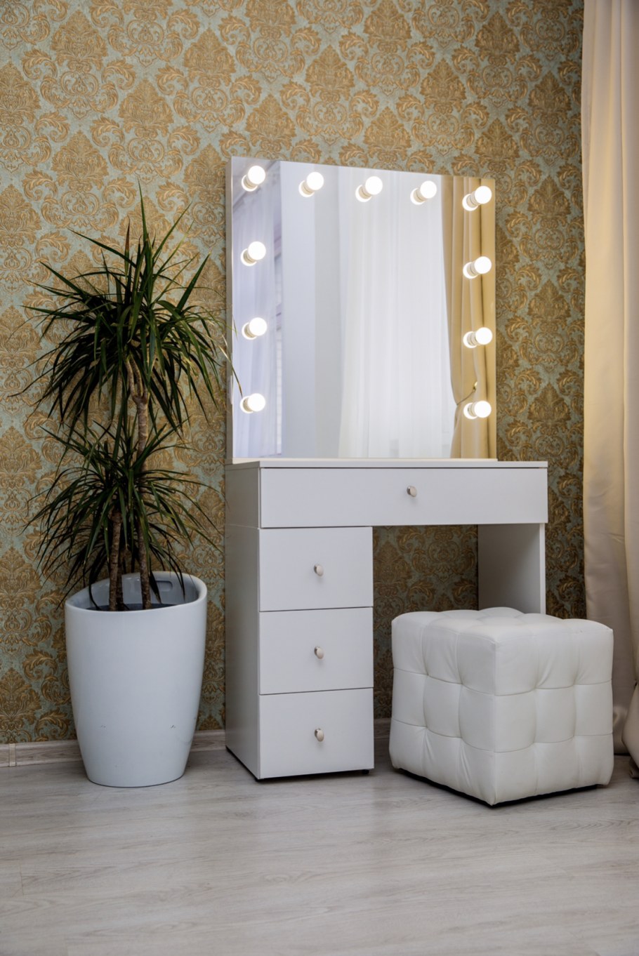 Гримерный столик с зеркалом ширина 80 см