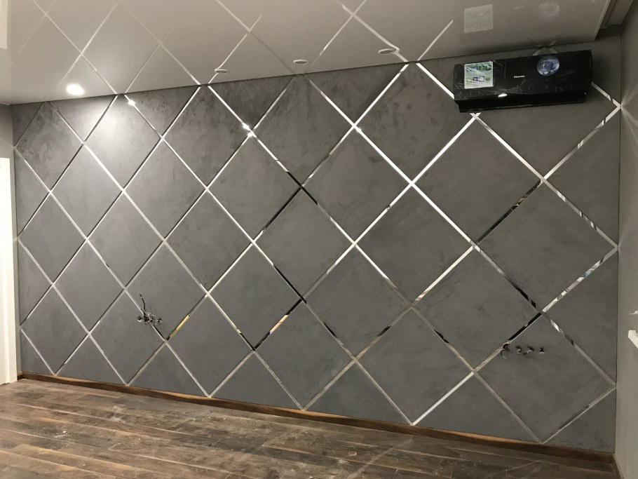 Стеновые панели с металлическими вставками