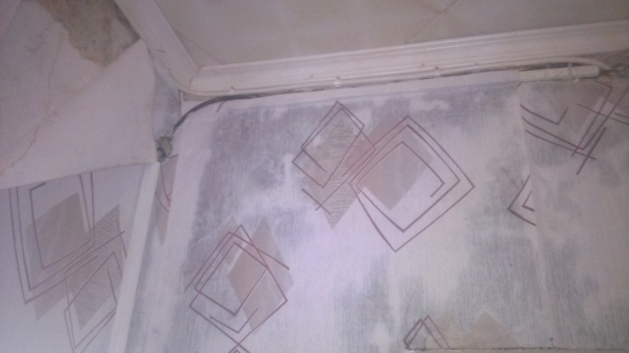 Плохо наклеенные обои