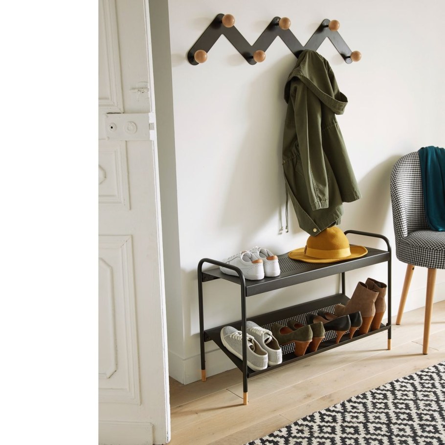 Аксессуары в прихожую на стену