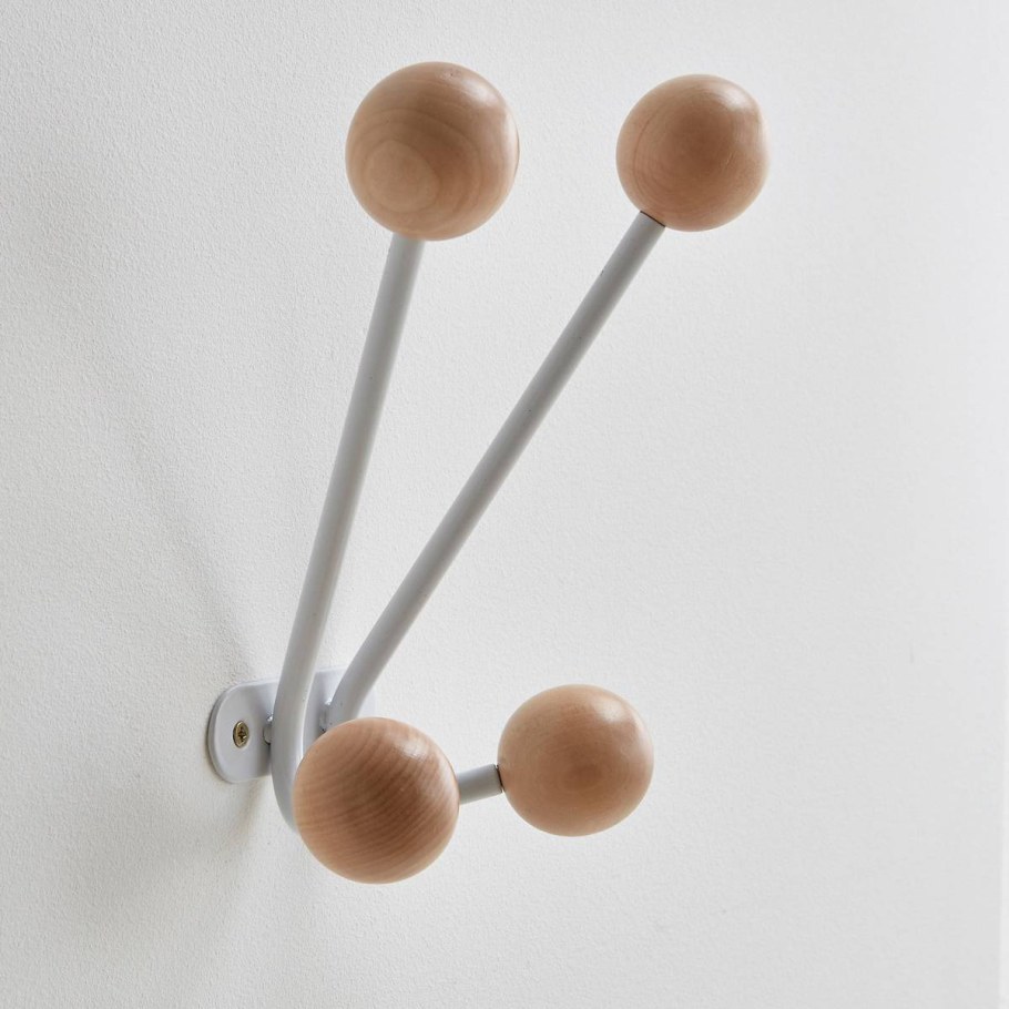 Крючок для одежды круглый