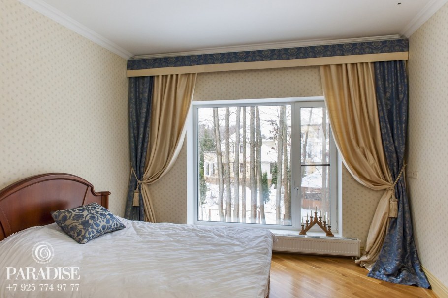 Карнизы для штор в спальню