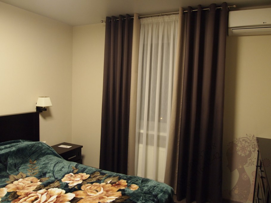 Карниз в спальню