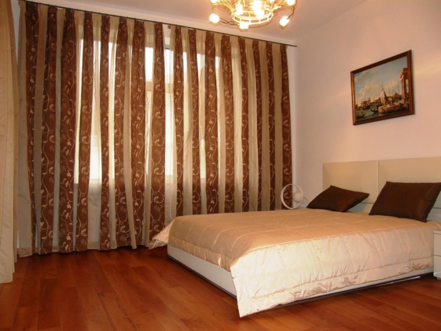 Карниз в спальню потолочный