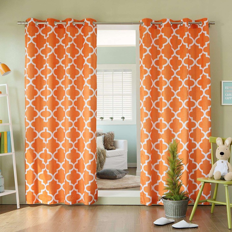 Оранжевые шторы