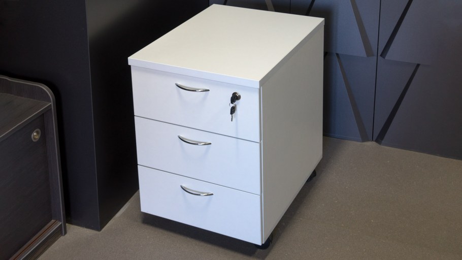 Тумба с ящиками на колесах, ясеневый шпон 45*55