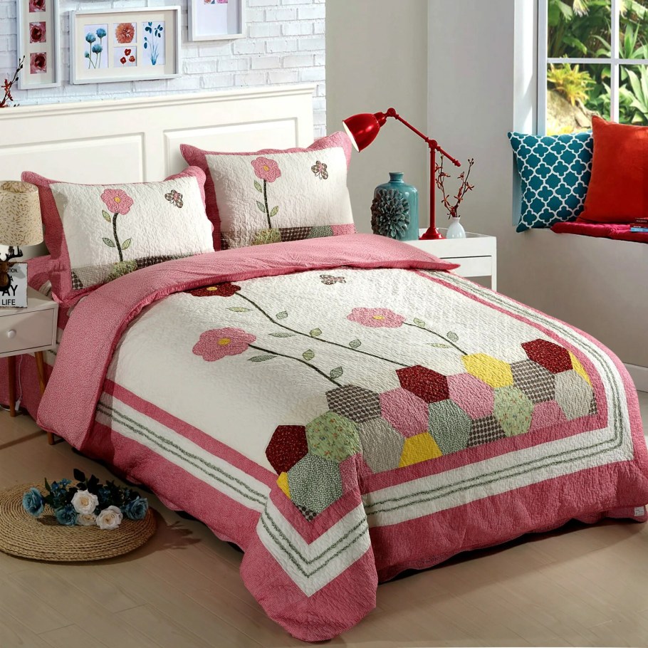 Лоскутное одеяло розовое