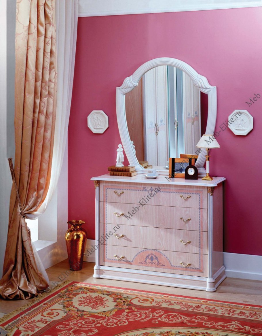 Комодик в спальню с зеркалом