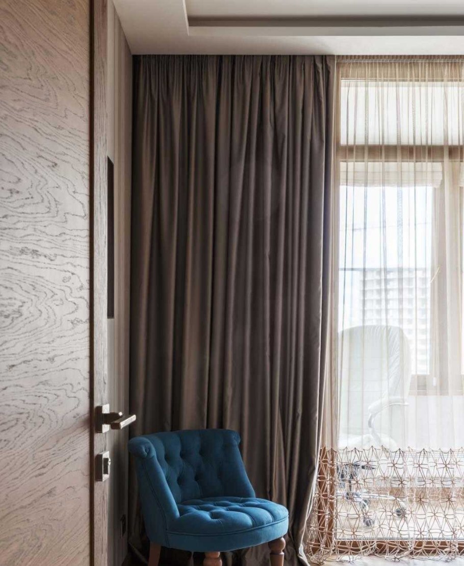 Серые шторы в интерьере