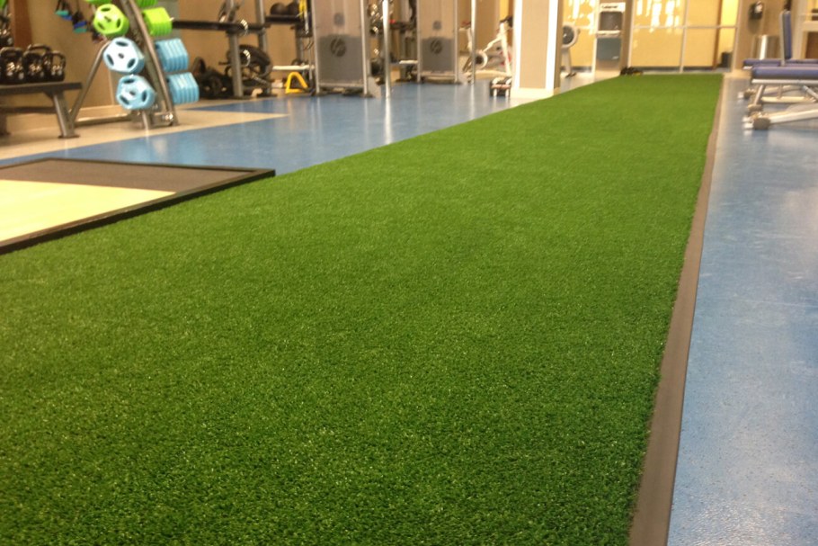Спортзал с искусственной травой