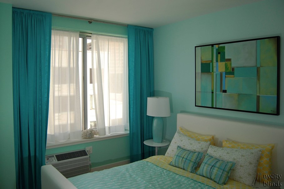 Шторы к бирюзовым стенам
