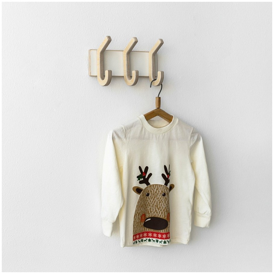 Вешалка для одежды настенная своими руками