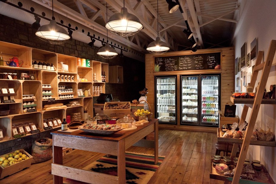 Интерьер магазина продуктов