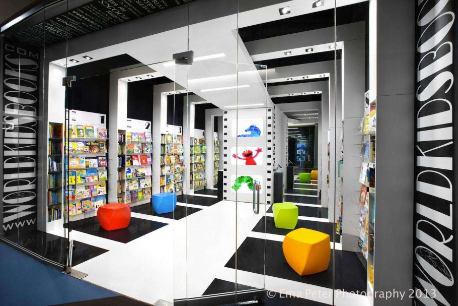 Креативный интерьер магазина