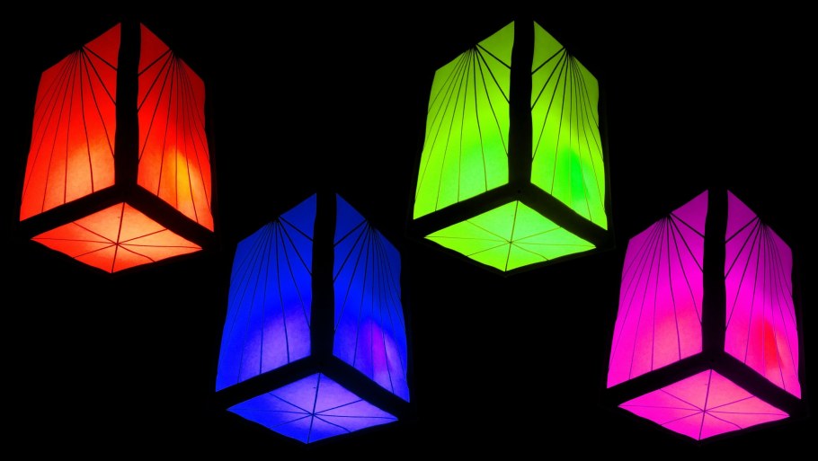 Фонарик новогодний из коробки