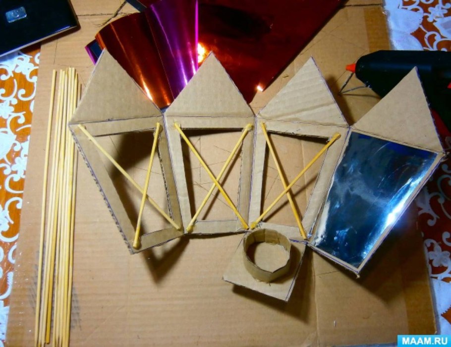 Поделка новогодний фонарик