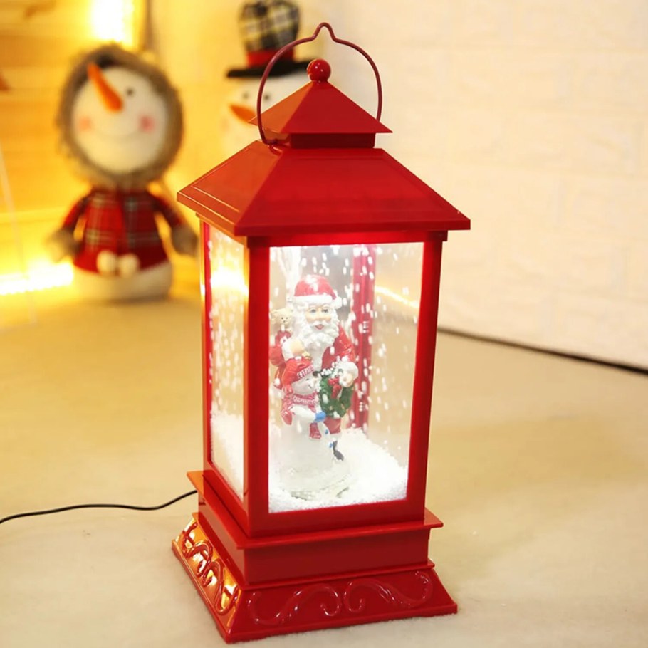 Светильник новогодний фонарь со снегом