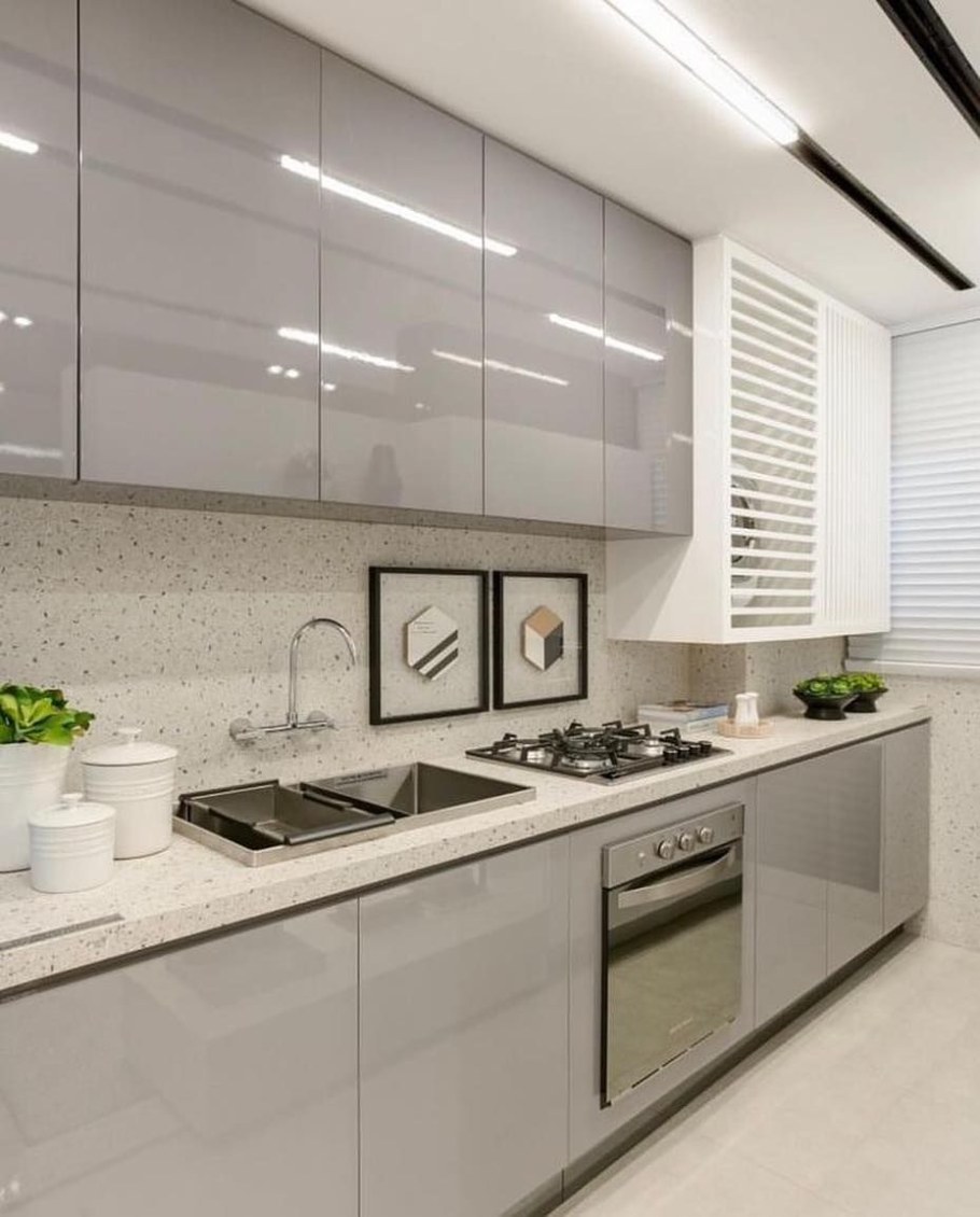 Светлые кухни в современном стиле