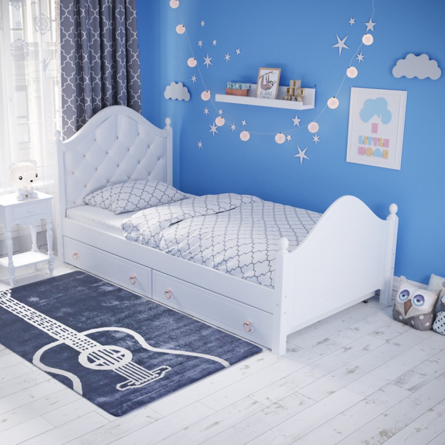 Белая кровать для девочки