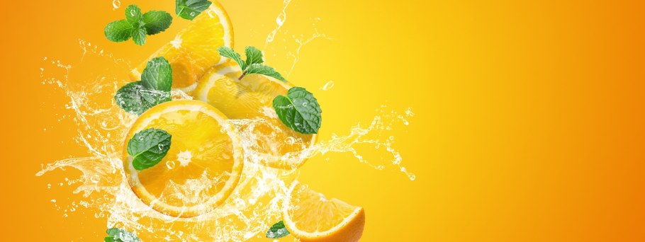 Фрукты на желтом фоне