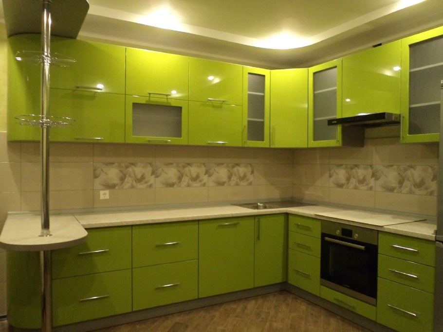 Кухонный гарнитур зеленый