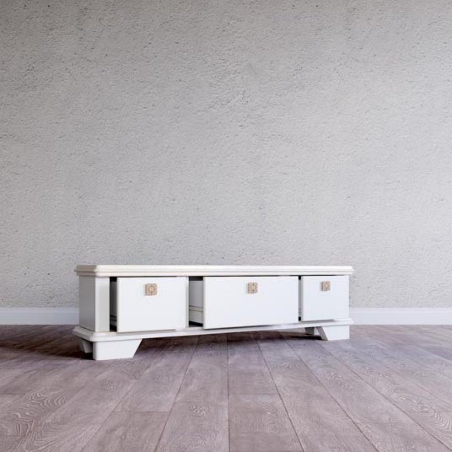 Комод из Британика