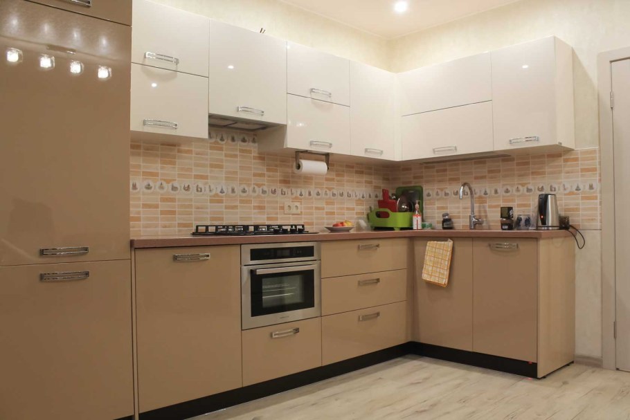 Кухня ваниль капучино глянец