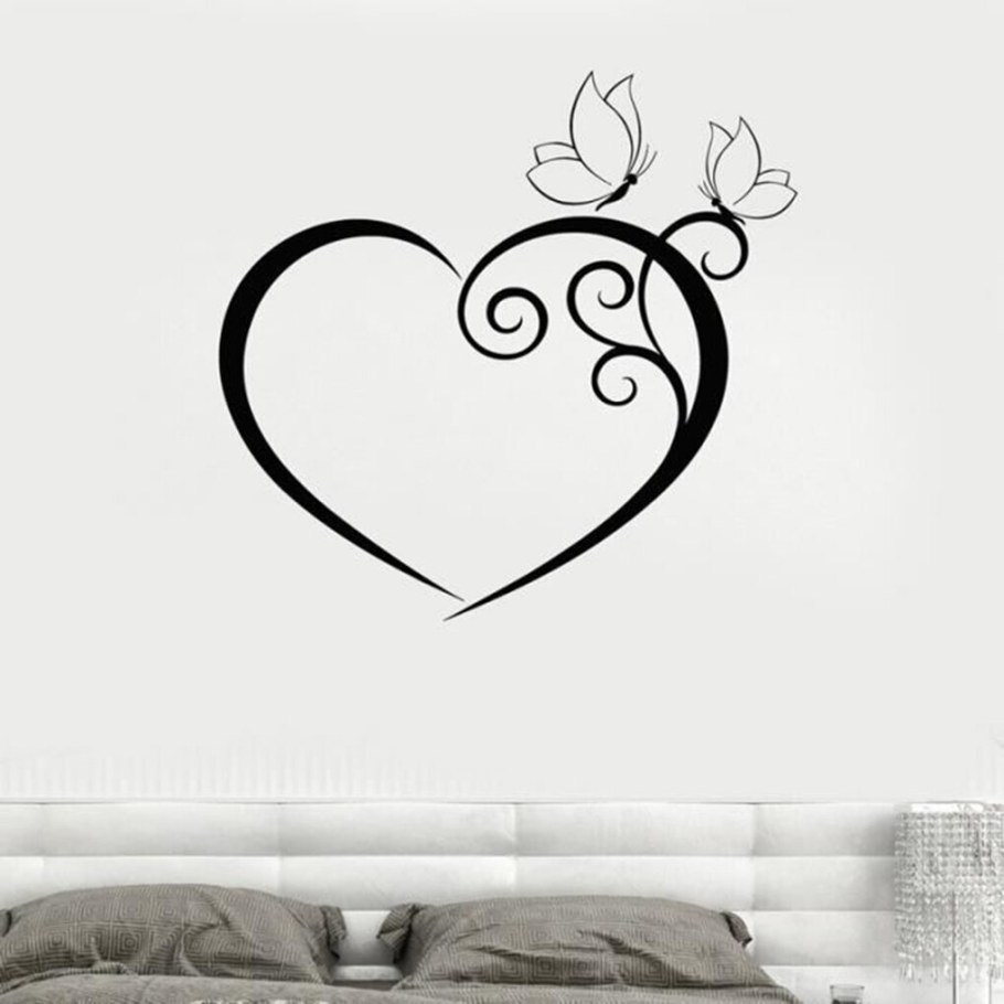 Надпись над кроватью