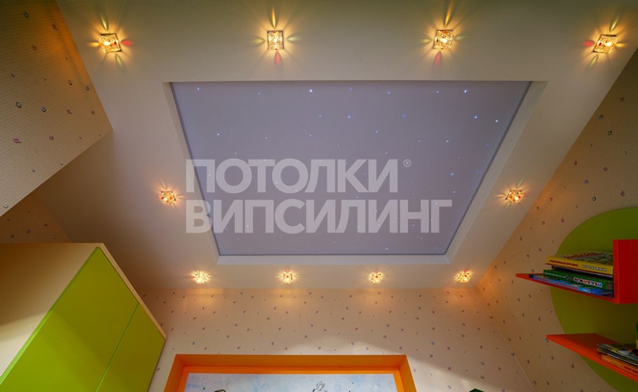Натяжной потолок с подсветкой в детской