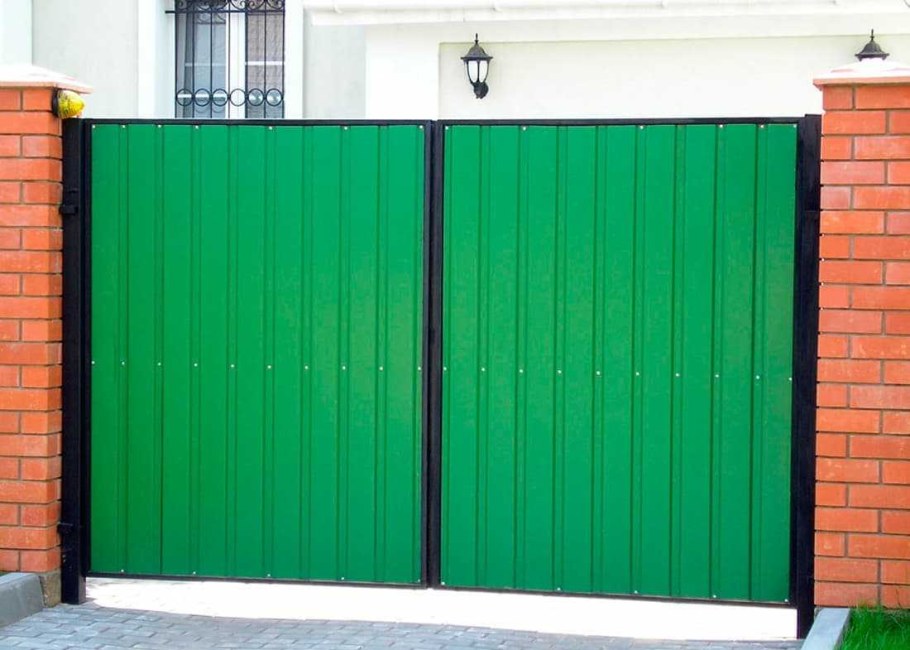 Ворота из профлиста с10