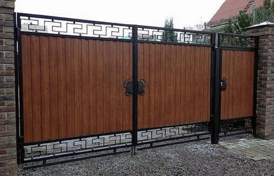 Ворота из металлического профиля