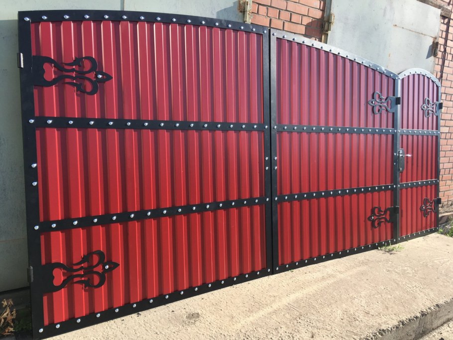 Ворота из профнастила с10