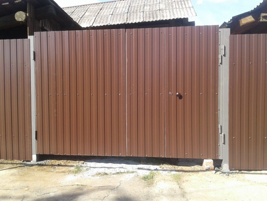 Ворота профлист с8
