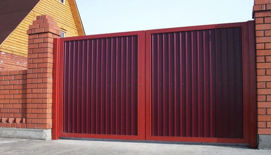Распашные ворота металлопрофиль