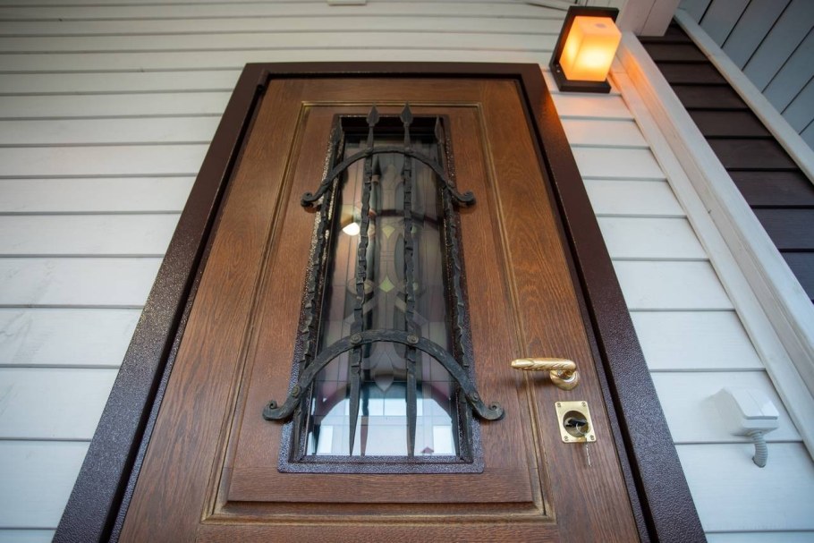 Двери для бани входные металлические