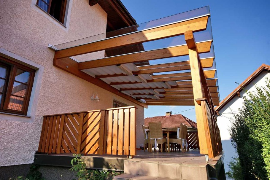 Навес для автомобиля из дерева