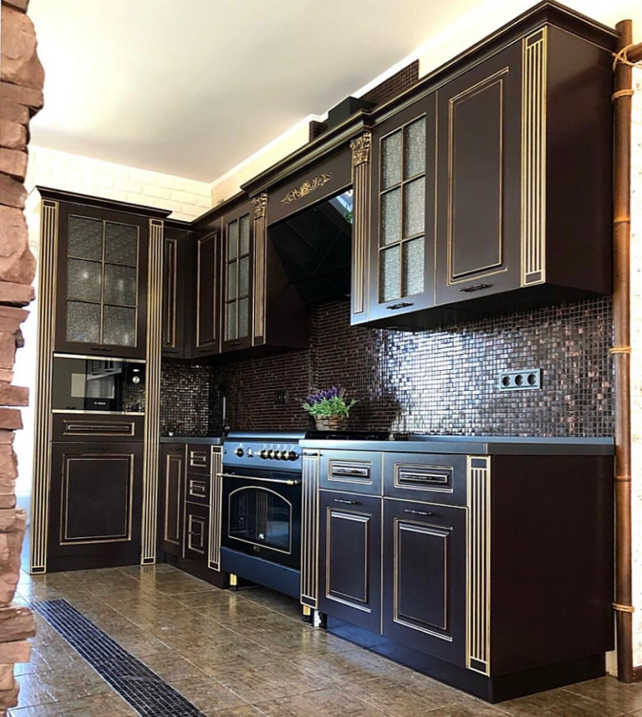 Шоколадный кухонный гарнитур