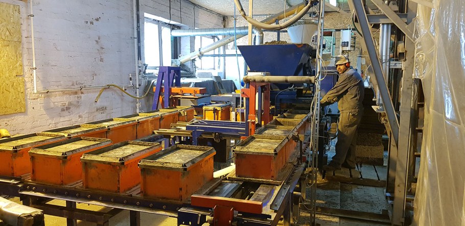 Линия по производству арболитовых блоков