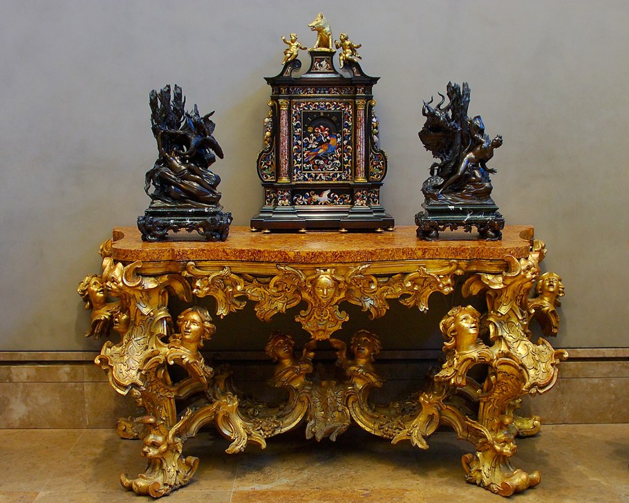 Барокко антиквариат