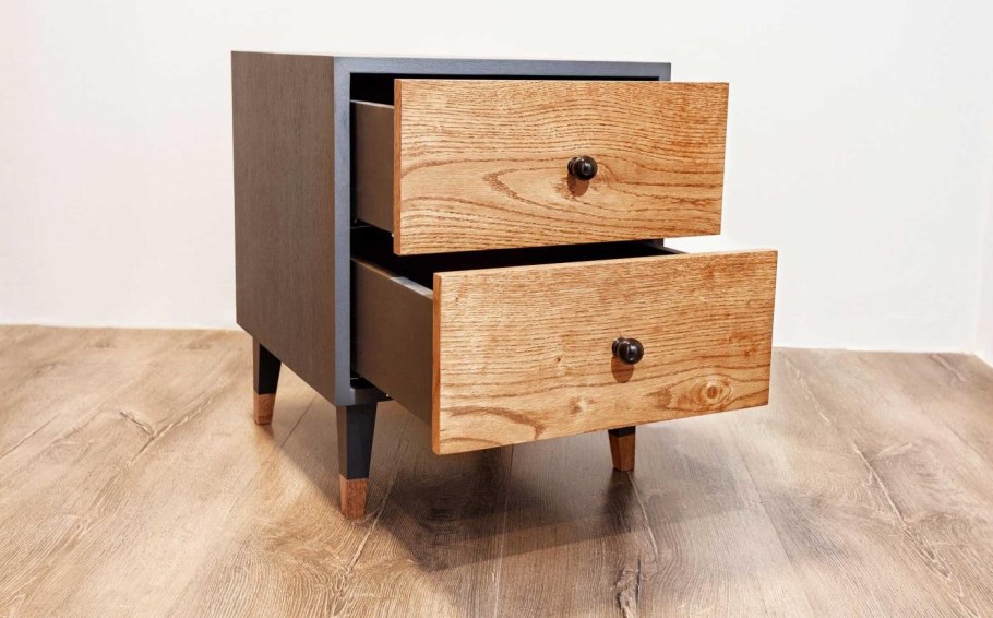 Придиванные тумбочки в интерьере