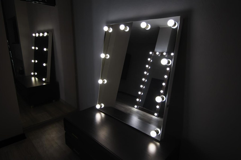 Безрамочной гримерное зеркало 65*85