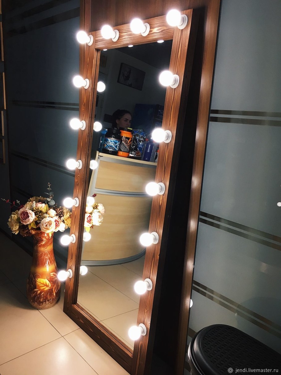 Зеркало гримерное с лампочками 180*80