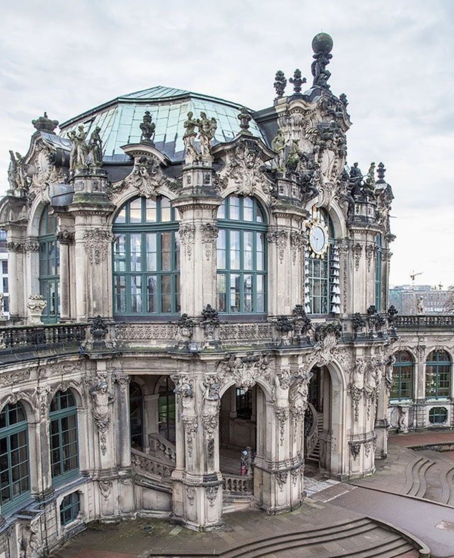 Дворец Цвингер в Дрездене